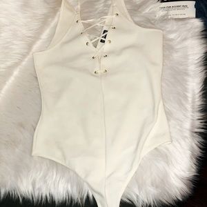 🚨🚨🌺 Express Bodysuits 🌺🚨🚨sz M